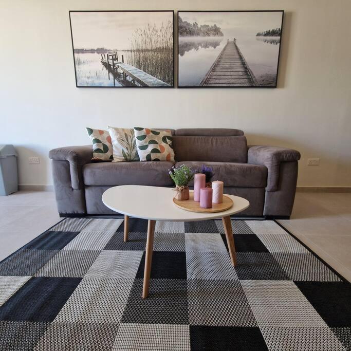 Centrally Located, Well Equipped, Stylish Flat. St. Paul's Bay Exterior foto